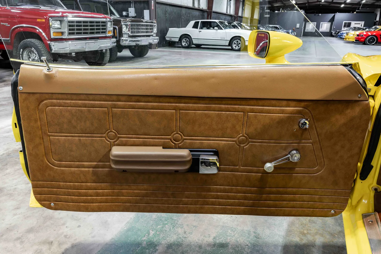 11_1973-Ford-Mustang Mach 1-Yellow-119224-47.jpg
